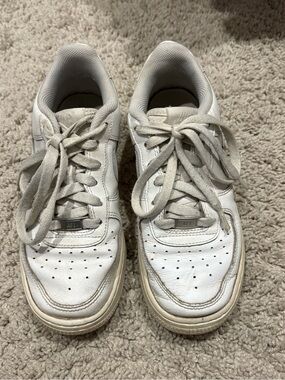 Nike Air Force 1 low-top shoes Size 5Y